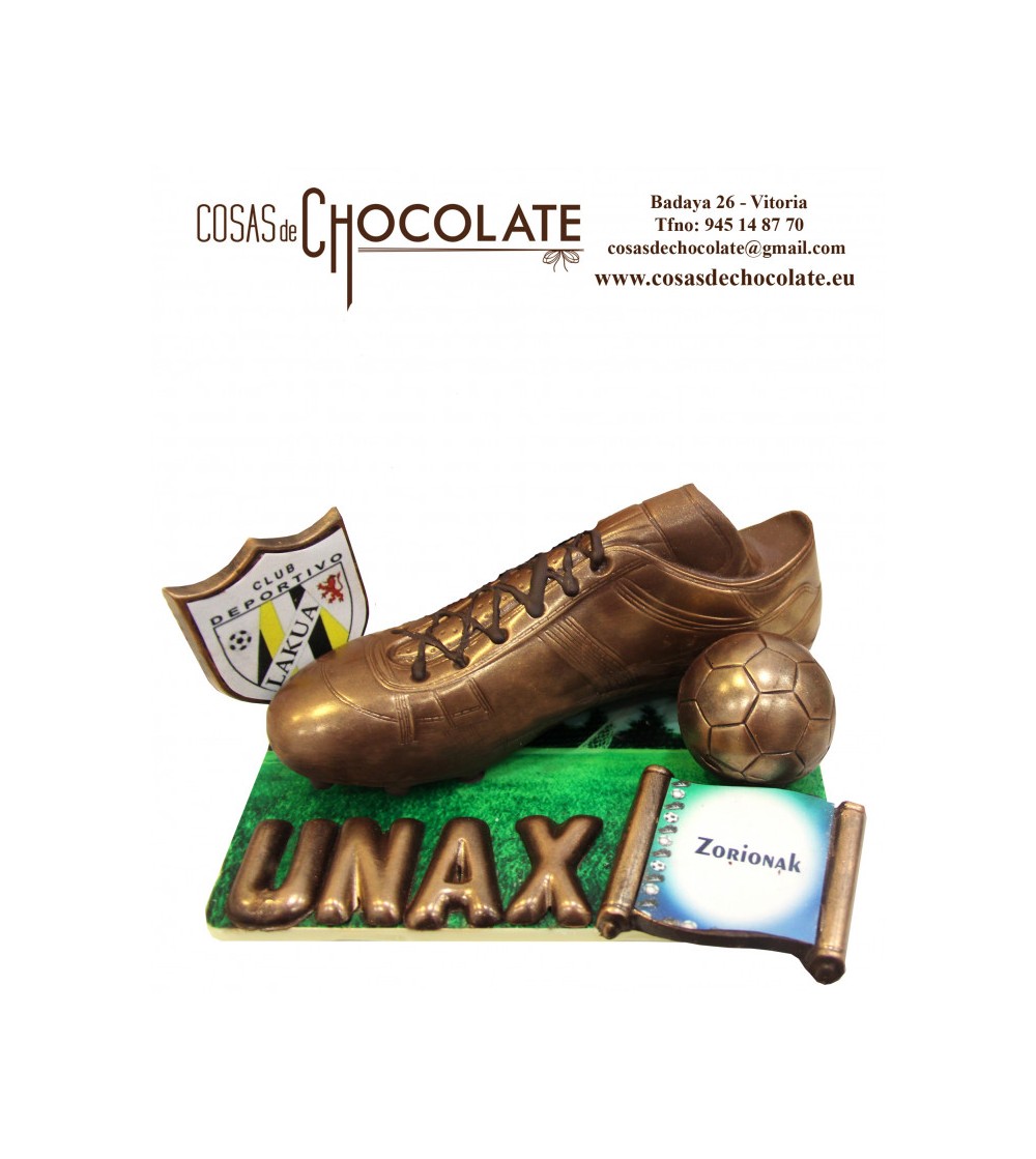 composicion bota de oro de fútbol de chocolate
